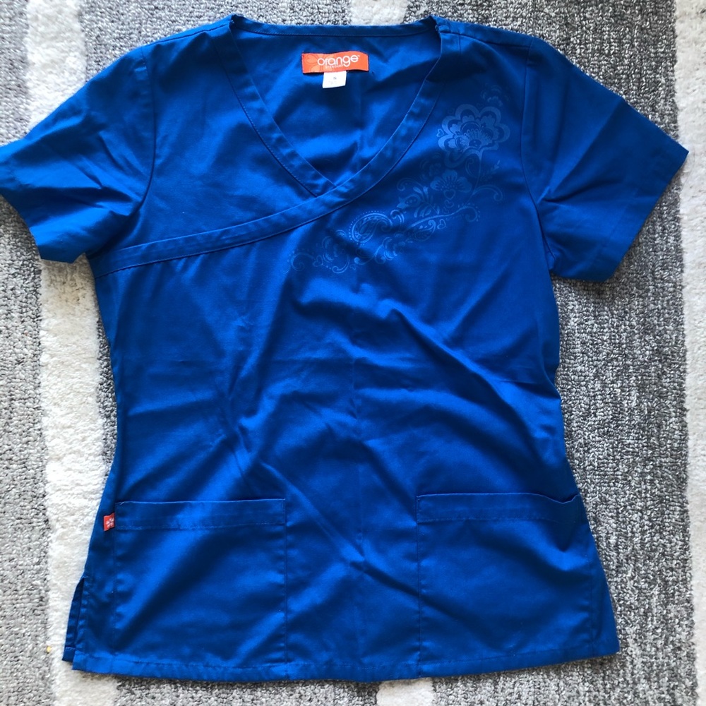 Scrub top